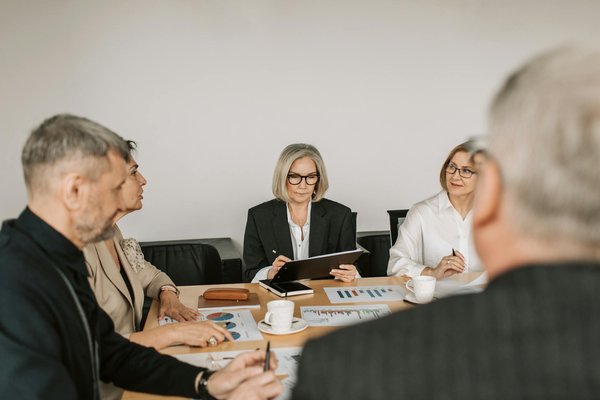 Maximizing instagram live: innovative techniques for uk beauty brands to highlight product demonstrations